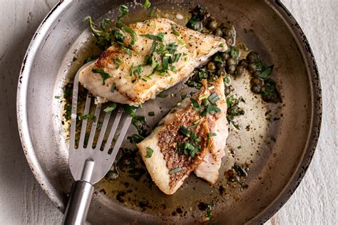  Sautéed Mandarin Fish: Uma Festa de Texturas Incrivelmente Leve e Sabores Apicados!