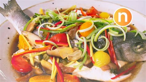  Spicy Steamed Fish with Pickled Vegetables - Uma explosão de sabores picantes e aromas frescos!